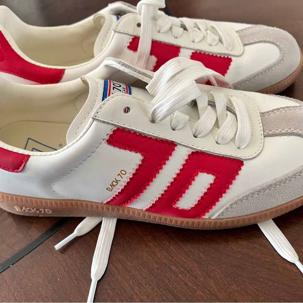 BOKY70 Women's Red and White Sneakers